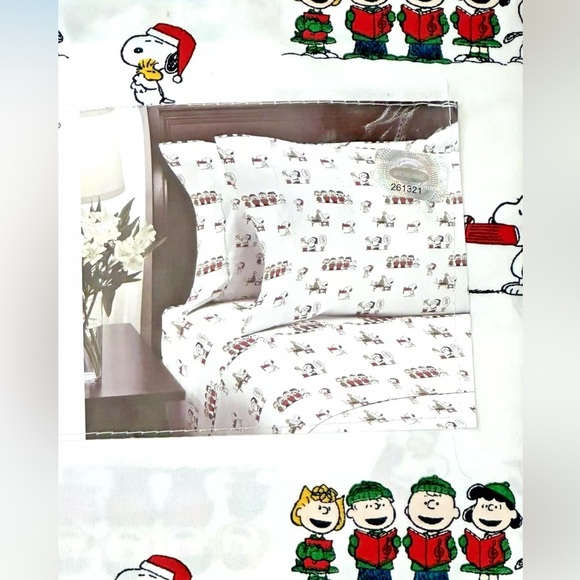 Berkshire Peanuts Snoopy Woodstock Sally Linus Christmas Caroling Full Sheet Set - Picture 6 of 6